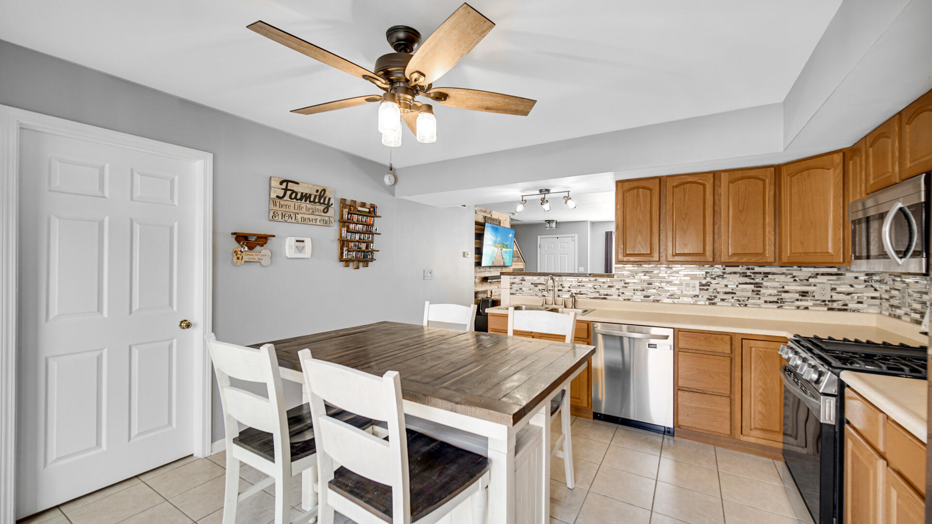 1818 Golden Oak Court Crown Point, IN 46307 - Photo 8 of 28 1920x1080