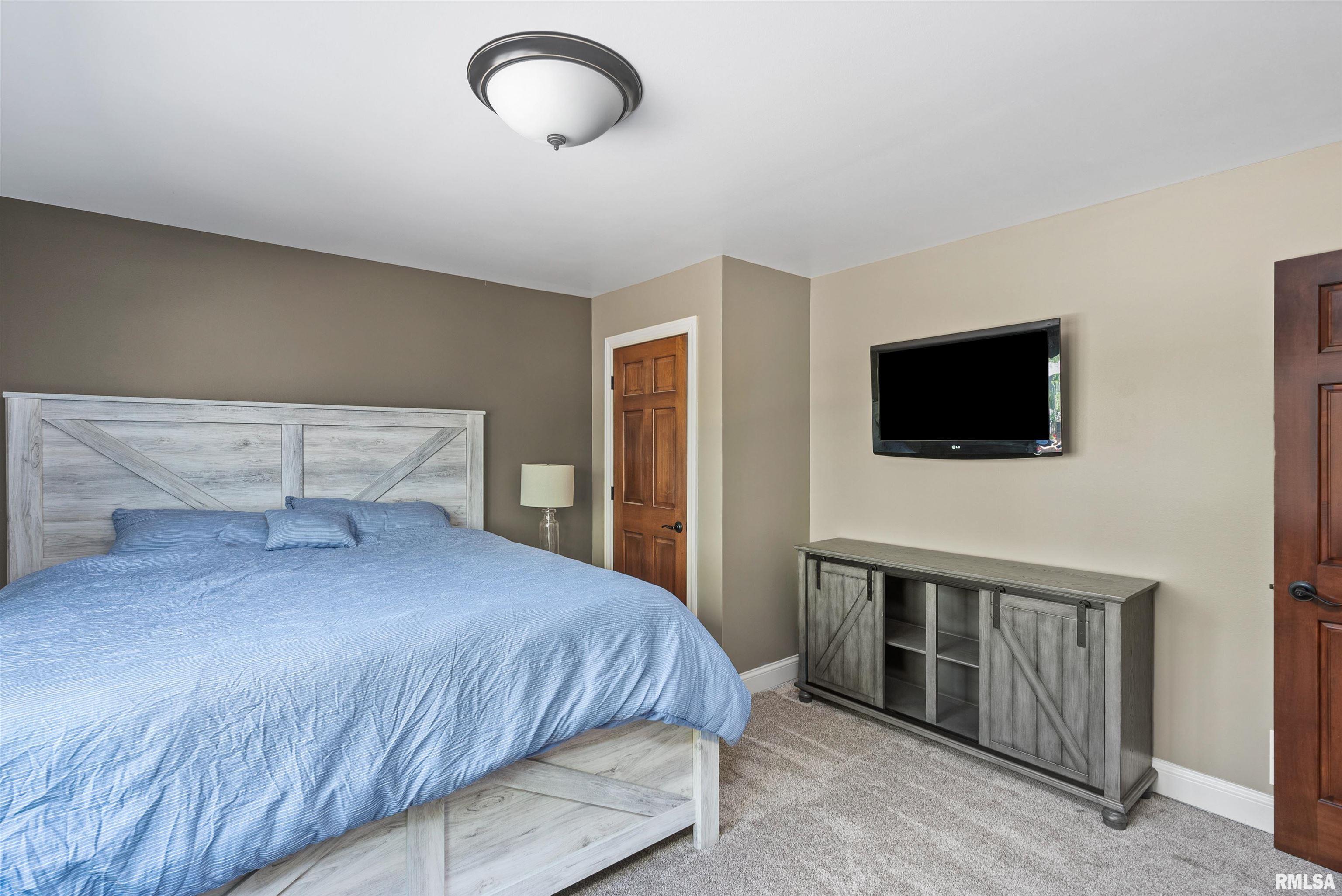 6401 Utica Ridge Road, Unit 10 Davenport, IA 52807 - Photo 12 of 34 Gallery Image 12