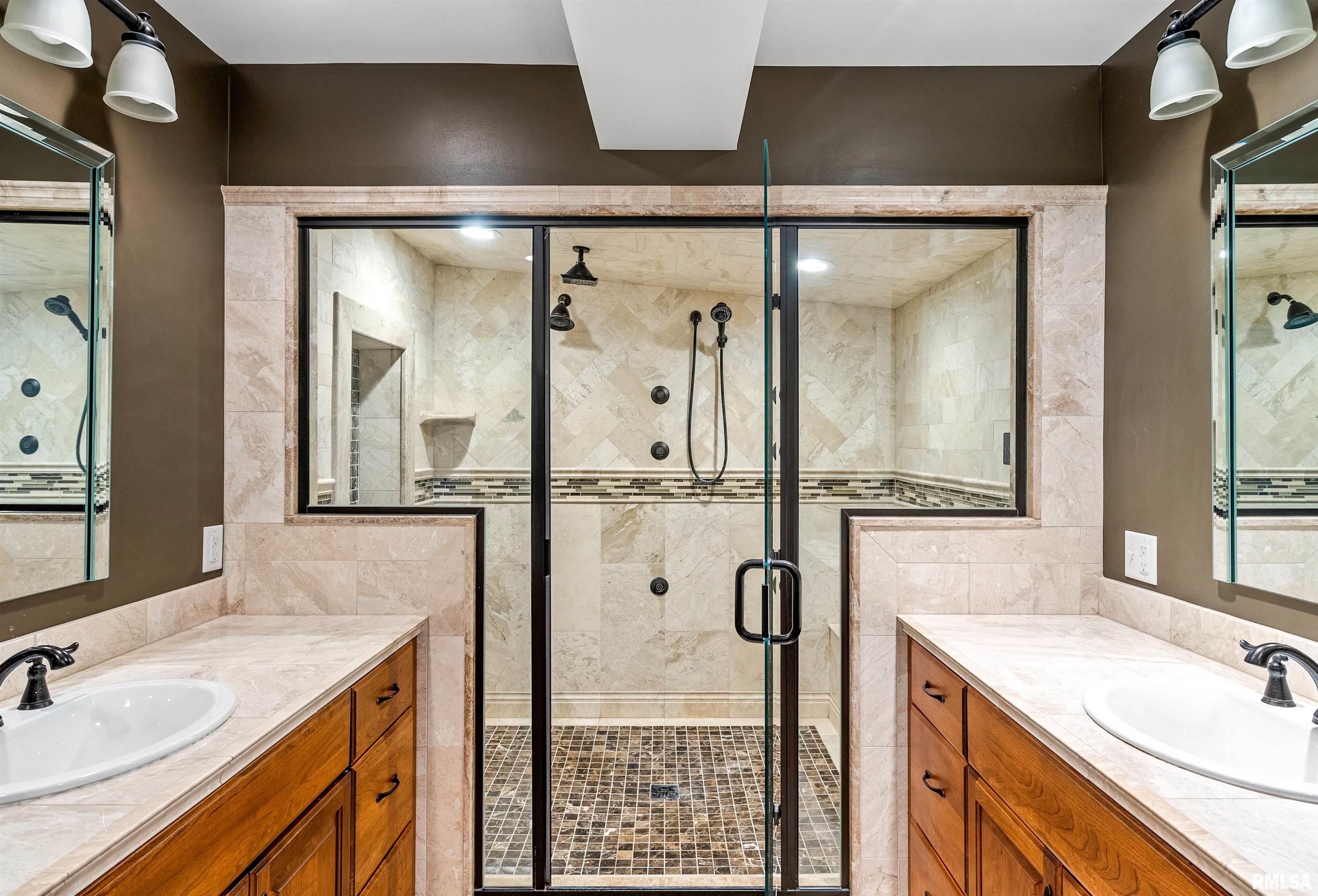 6401 Utica Ridge Road, Unit 10 Davenport, IA 52807 - Photo 20 of 34 Gallery Image 20