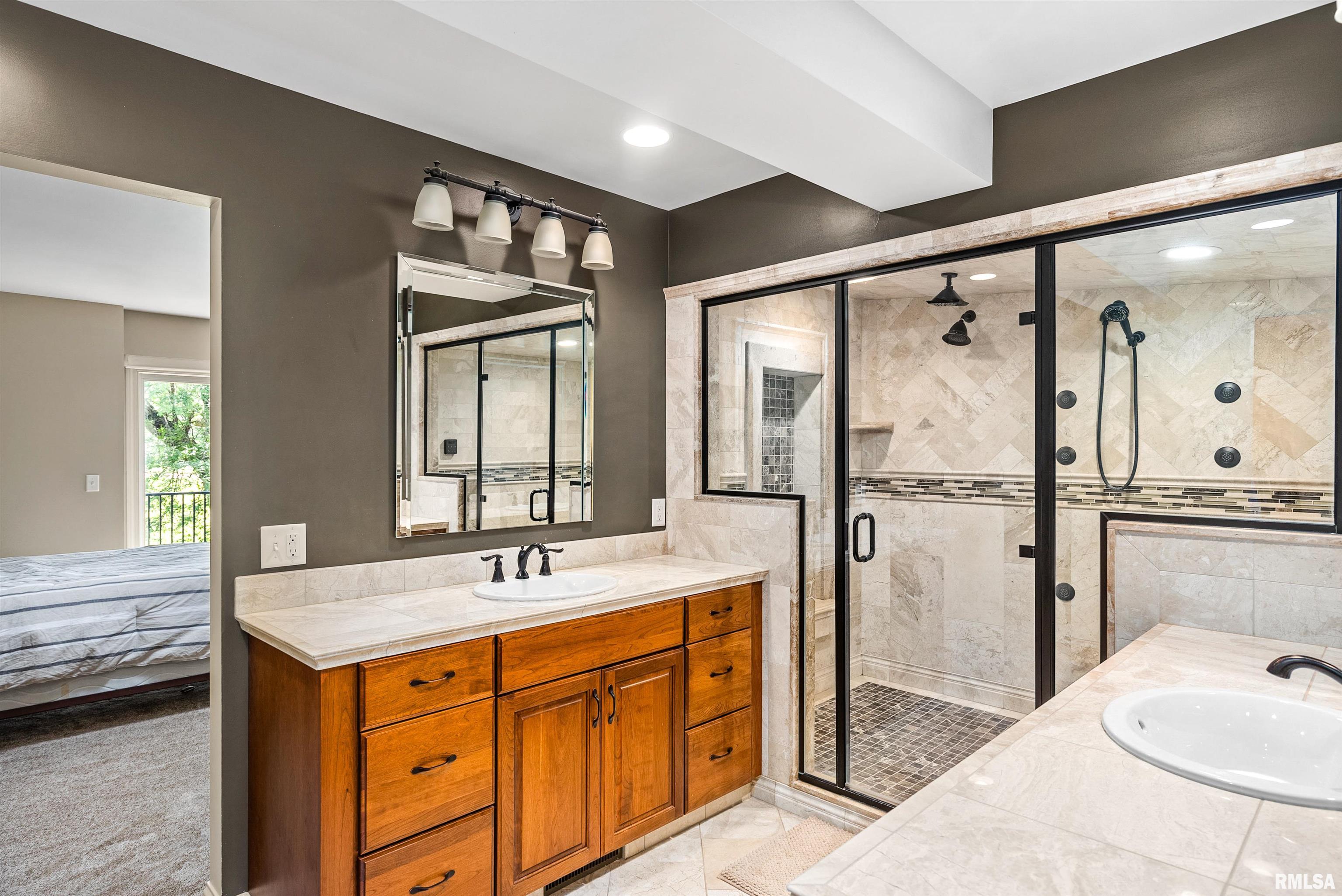 6401 Utica Ridge Road, Unit 10 Davenport, IA 52807 - Photo 21 of 34 Gallery Image 21