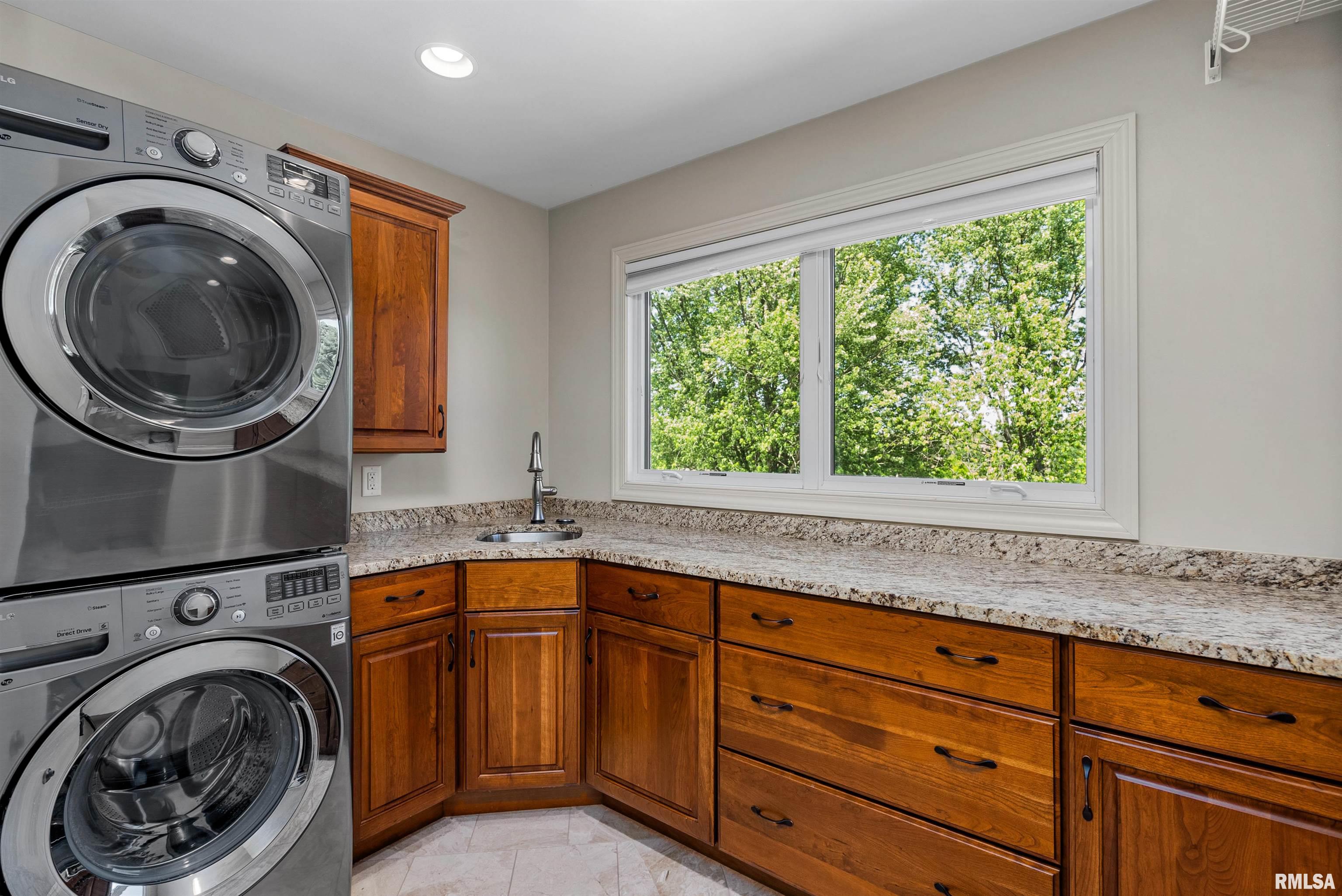 6401 Utica Ridge Road, Unit 10 Davenport, IA 52807 - Photo 23 of 34 Gallery Image 23