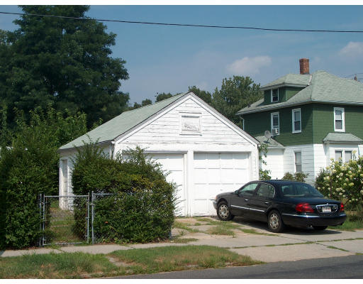 3 Littleton Street Springfield, MA 01104 - Photo 6 of 6 Gallery Image 6