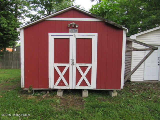 404 Dale Road Louisville, KY 40229 - Photo 4 of 26 IMG_2971