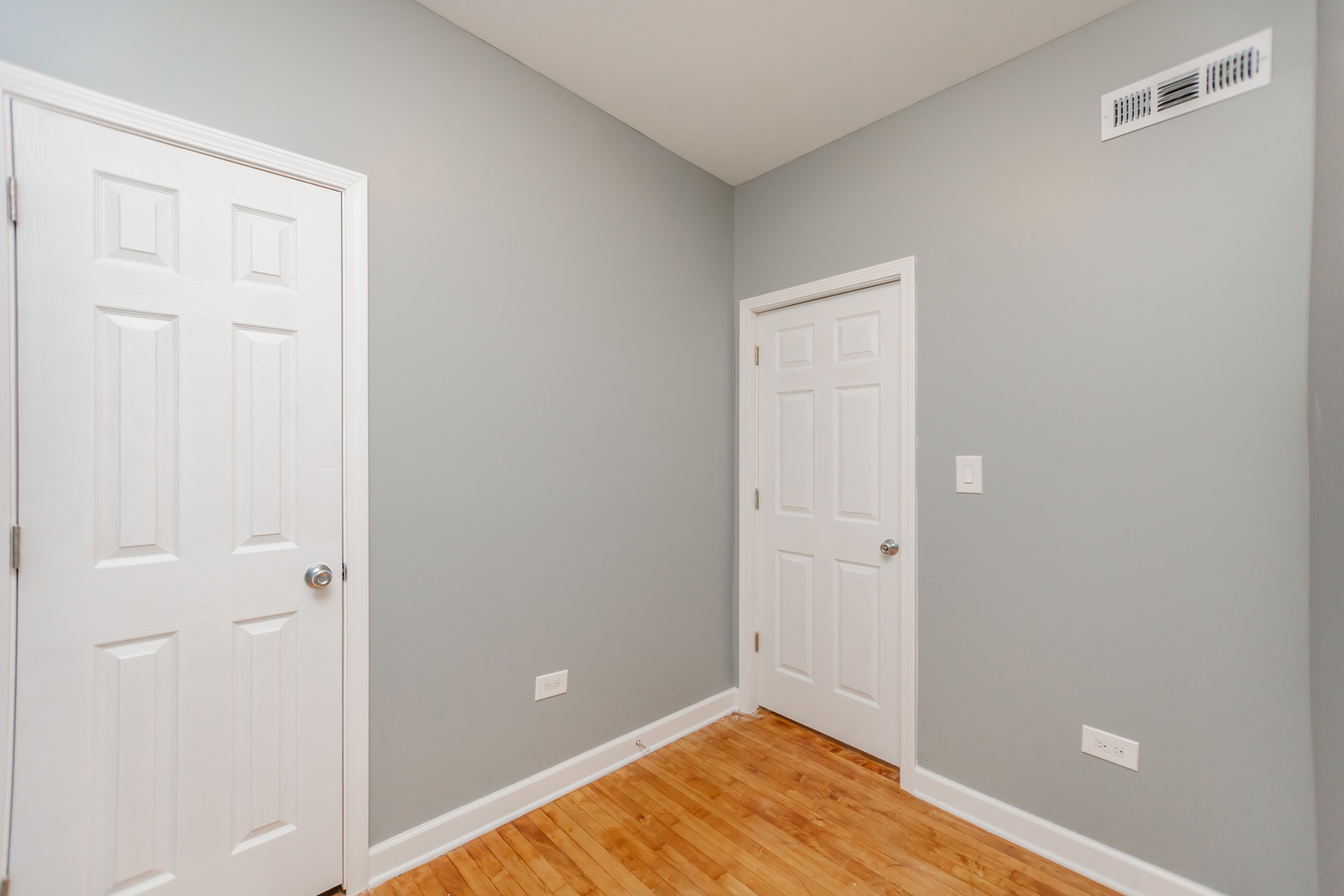 925 South Laflin Street, Unit 2R Chicago, IL 60607 - Photo 15 of 29 a view of empty room