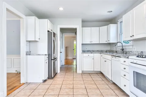 $599,000 | 172 Hoyt Avenue, East Providence, RI 02916