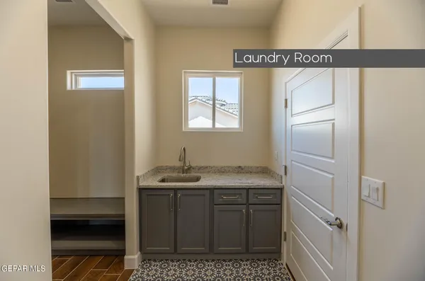 $599,000 | 972 Pellegrino Avenue, El Paso, TX 79932