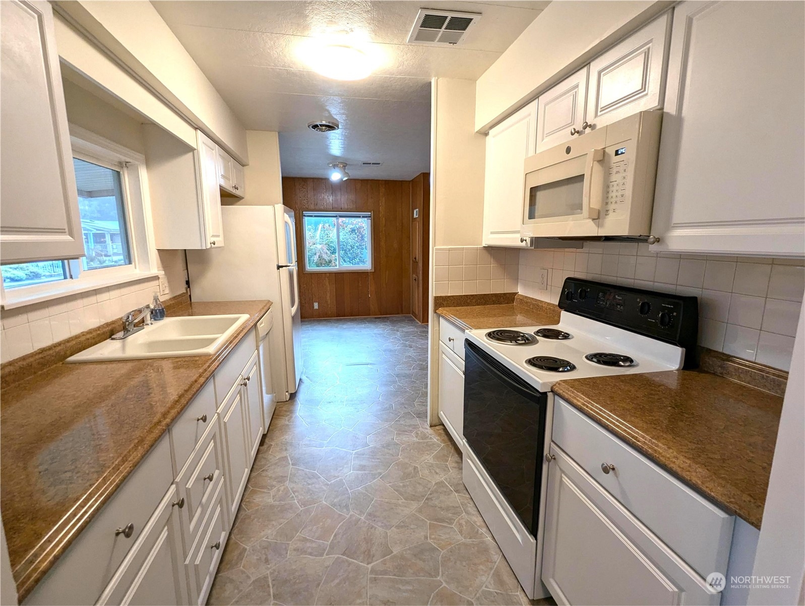 930 Trosper Road Southwest, Unit 70 Tumwater, WA 98512 - Photo 8 of 27 Gallery Image 8