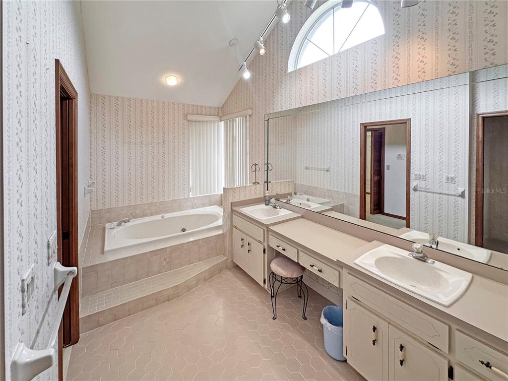 8262 Delaware Drive Weeki Wachee, FL 34607 - Photo 38 of 98