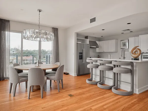 $1,250,000 | 901 West 9th Street, Unit 706, Austin, TX 78703