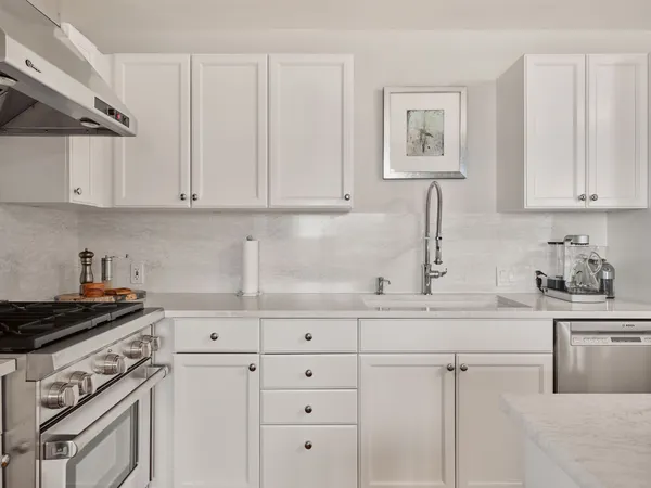 $1,250,000 | 901 West 9th Street, Unit 706, Austin, TX 78703