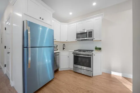 $6,800 | 95 Endicott Street, Unit 2, Boston, MA 02113