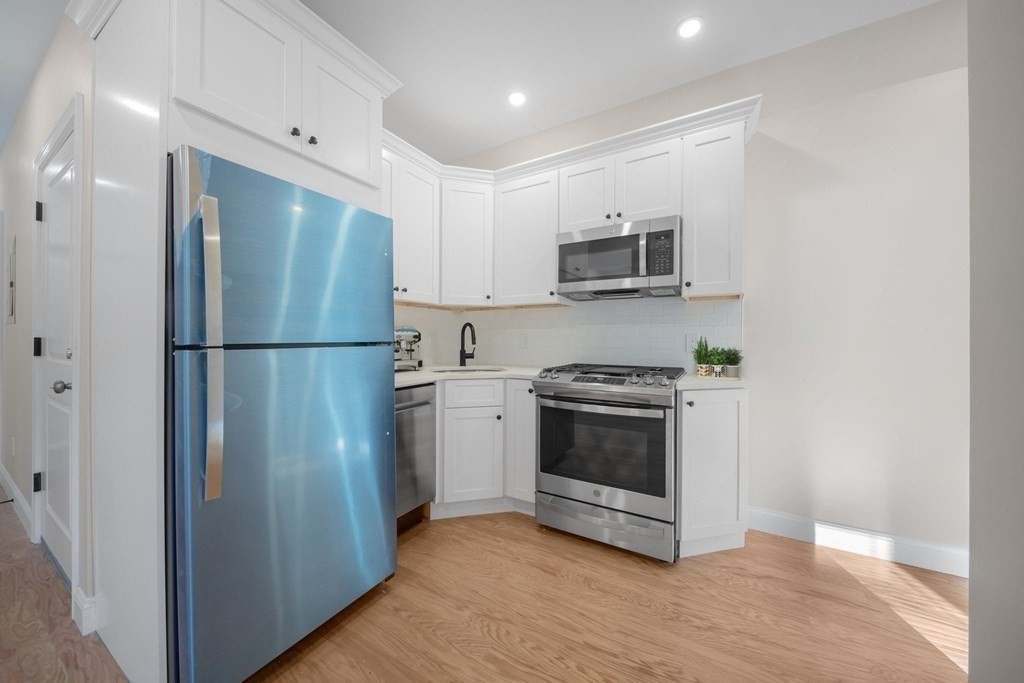 95 Endicott Street, Unit 2 Boston, MA 02113 - Photo 5 of 12