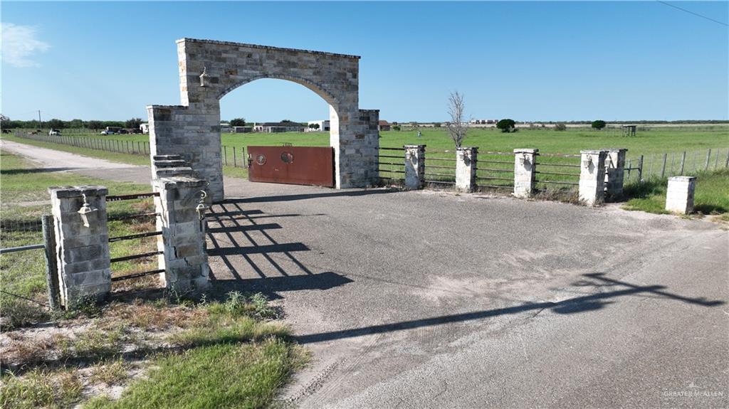 37651 Mile 14 Road Edinburg, TX 78541 - Photo 4 of 16 a view of a garden with an outdoor space