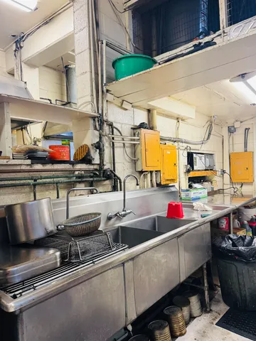 a view of entryway with seating area