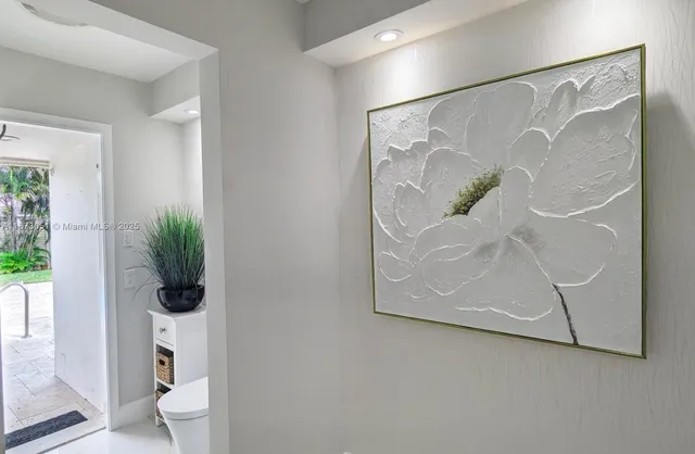 $5,000 | 4027 Pierce Street, Hollywood, FL 33021