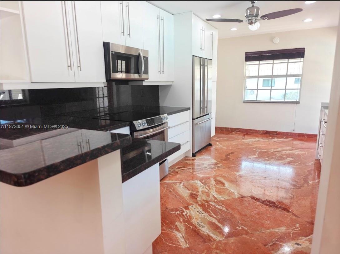 4027 Pierce Street Hollywood, FL 33021 - Photo 10 of 22