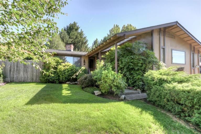 4458 Hillcrest Road Medford, OR 97504 - Photo 2 of 27 Additional Photo