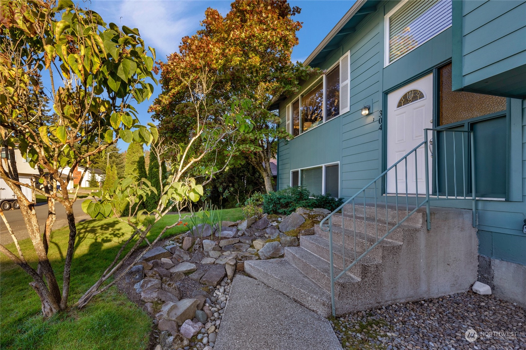 304 214th Street Southwest Bothell, WA 98021 - Photo 2 of 39