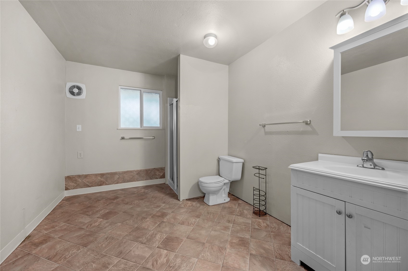 304 214th Street Southwest Bothell, WA 98021 - Photo 26 of 39