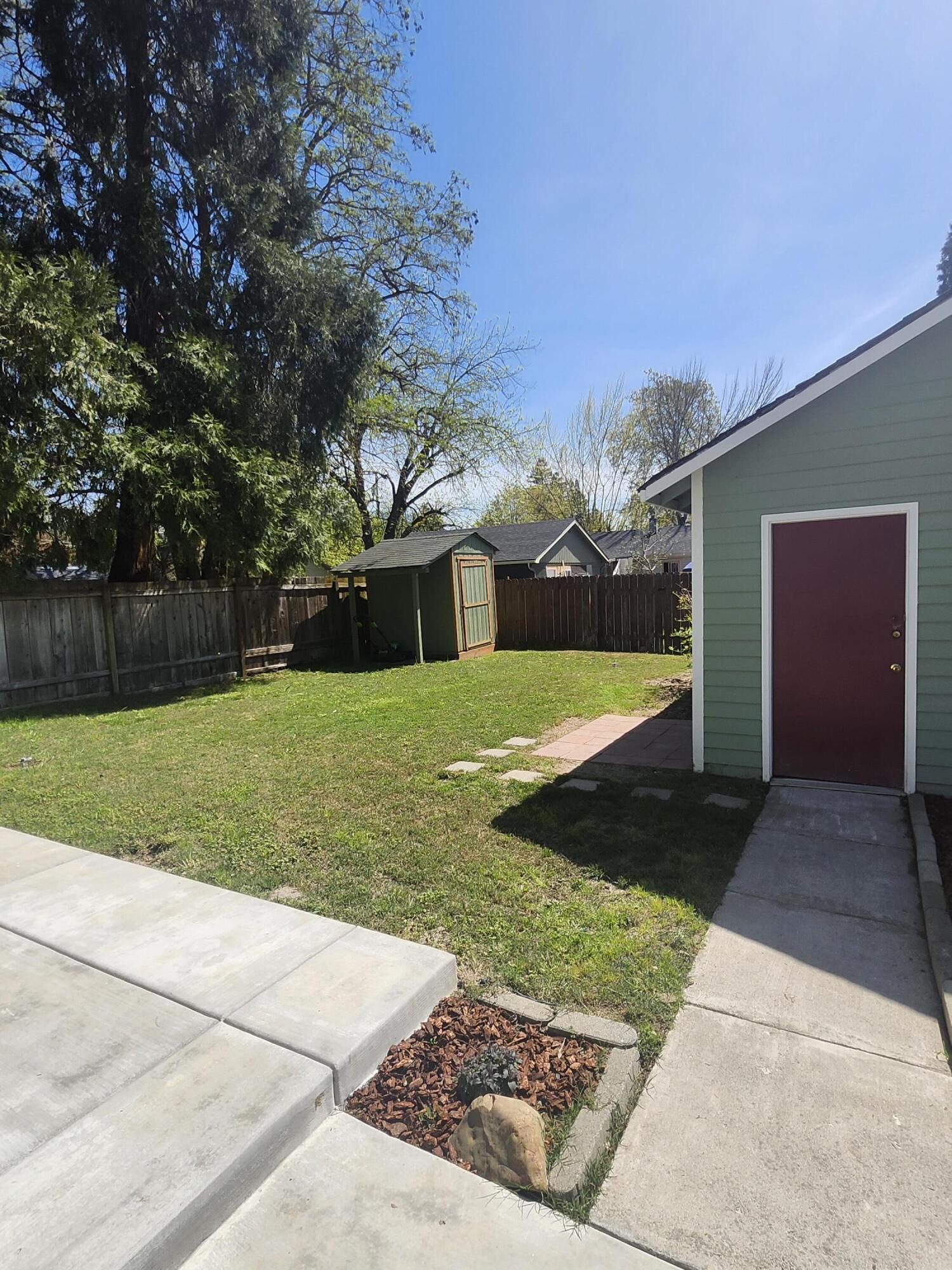 1011 Southwest I Street Grants Pass, OR 97526 - Photo 13 of 47 20250415_140931