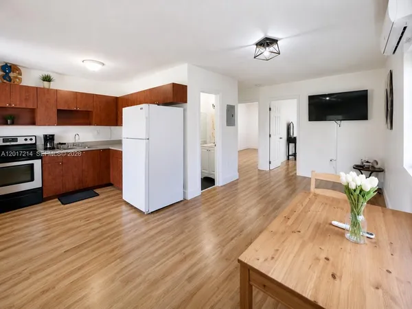 $2,200 | 127 Northwest 47th Terrace, Unit N4, Miami, FL 33127