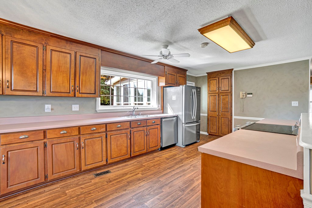 1101 Watts Bridge Road Ninety Six, SC 29666 - Photo 17 of 58 EAT-IN KITCHEN