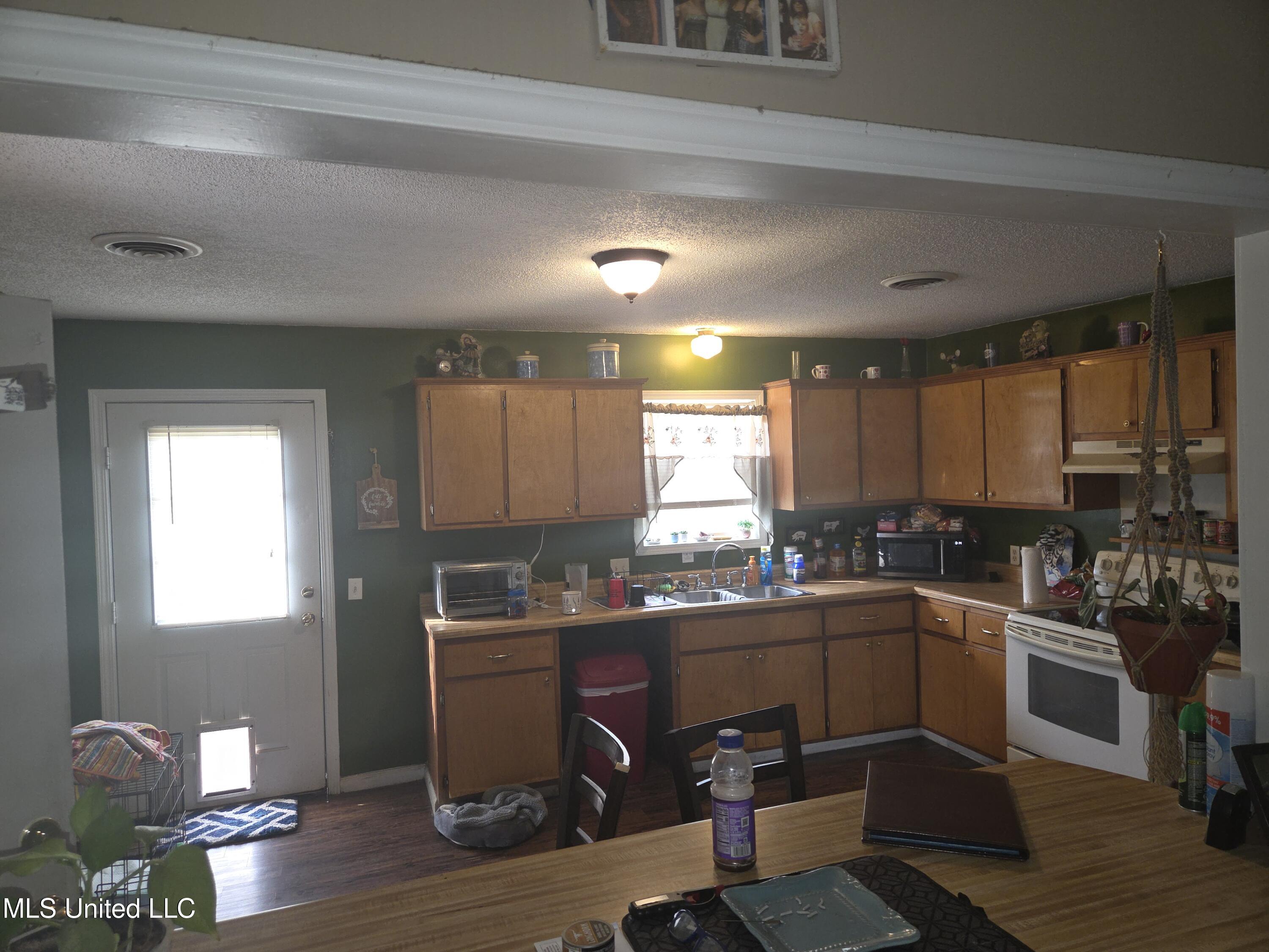 86 South Center Street Potts Camp, MS 38659 - Photo 2 of 12 1000001608