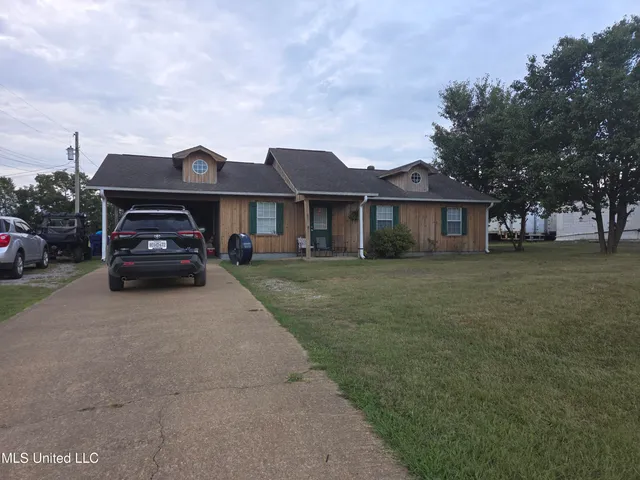 $144,900 | 86 South Center Street, Potts Camp, MS 38659