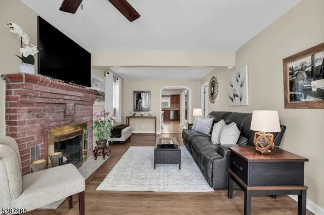 $468,800 | 193 Jacksonville Drive, Parsippany, NJ 07054