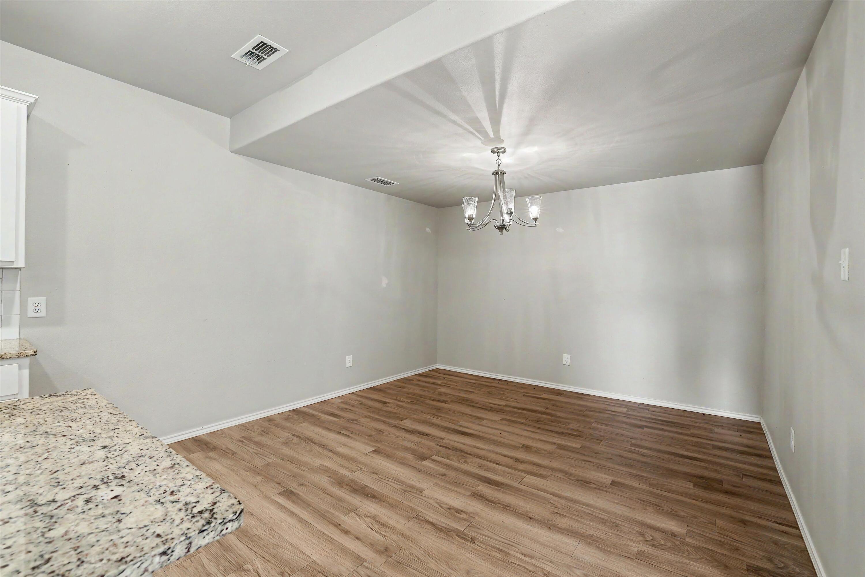 6906 67th Street Lubbock, TX 79424 - Photo 6 of 21 08-IMG_1279