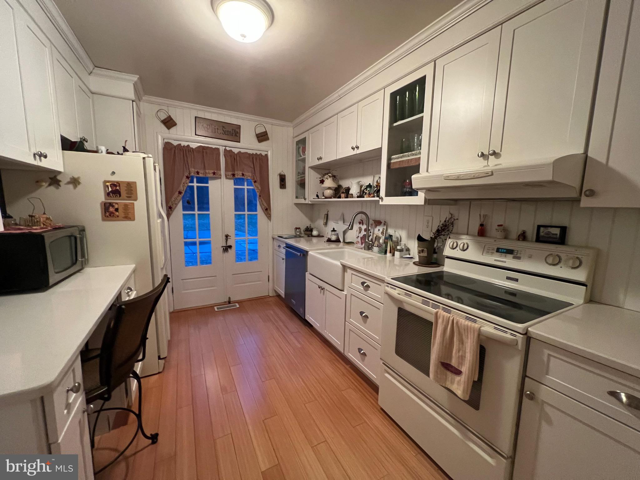 345 Farnum Road Media, PA 19063 - Photo 8 of 24 Kitchen