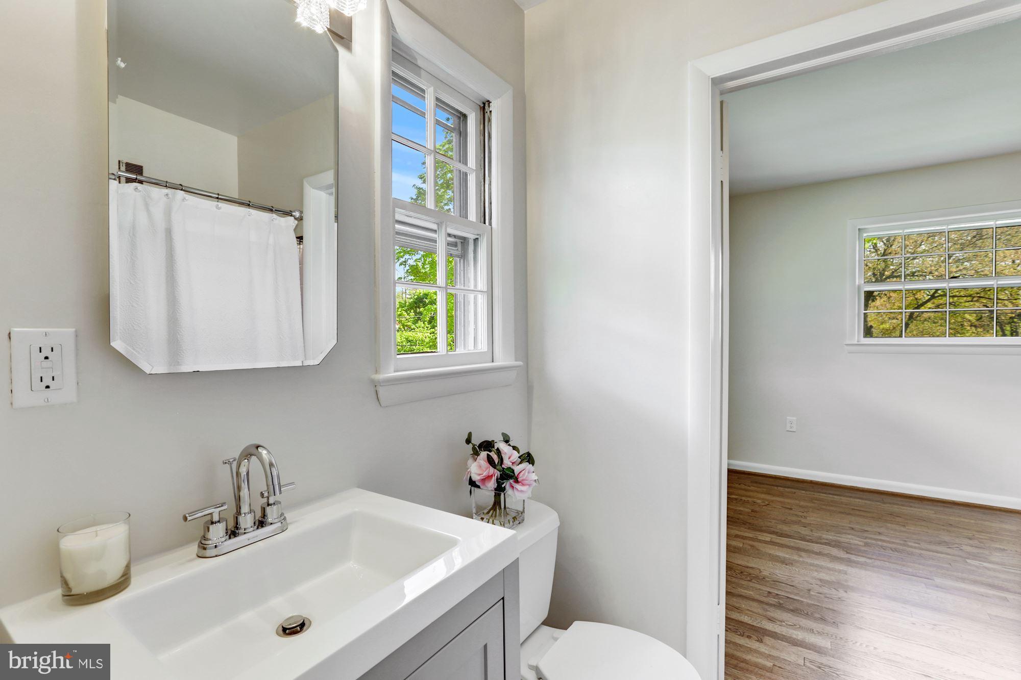 9818 Belhaven Road Bethesda, MD 20817 - Photo 12 of 27 Gallery Image 12