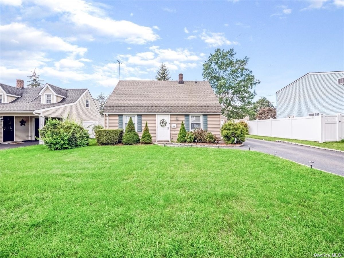 76 Hilltop Road Levittown, NY 11756 - Photo 1 of 1 Gallery Image 1