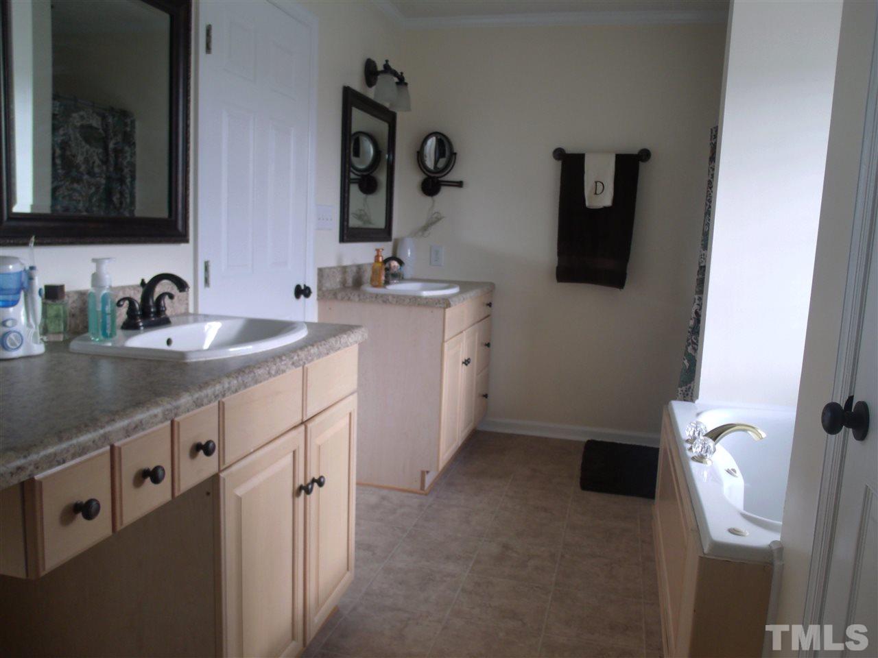 1009 Warren Road Erwin, NC 28339 - Photo 14 of 20 Gallery Image 14