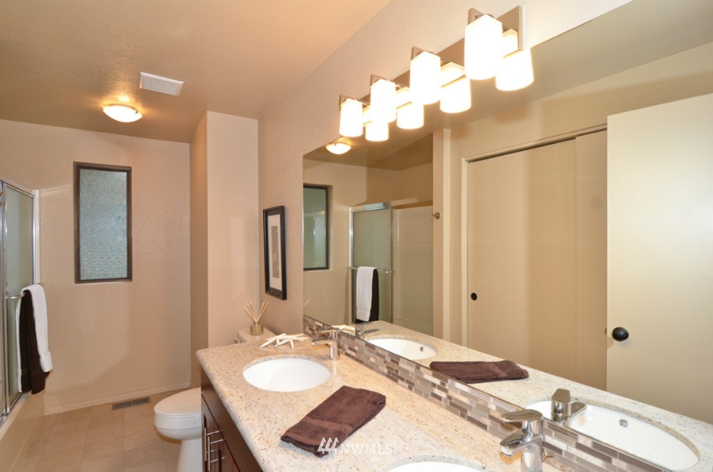 22020 4th Avenue Southeast Bothell, WA 98021 - Photo 12 of 15