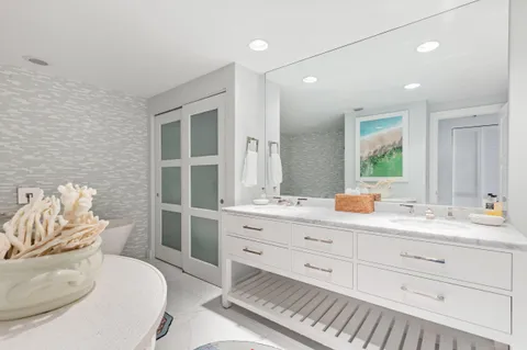 $1,895,000 | 2275 South Ocean Boulevard, Unit 307A, Palm Beach, FL 33480