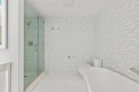 $1,895,000 | 2275 South Ocean Boulevard, Unit 307A, Palm Beach, FL 33480