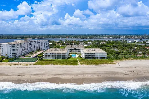 $1,975,000 | 2275 South Ocean Boulevard, Unit 307A, Palm Beach, FL 33480