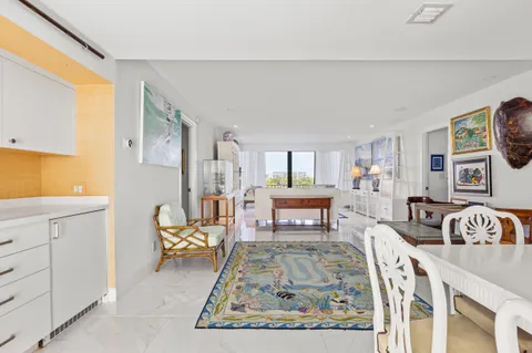 $1,895,000 | 2275 South Ocean Boulevard, Unit 307A, Palm Beach, FL 33480