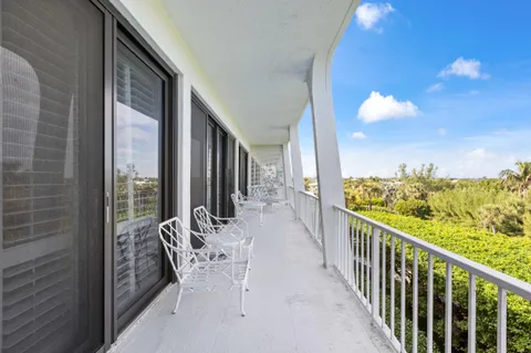 $1,895,000 | 2275 South Ocean Boulevard, Unit 307A, Palm Beach, FL 33480