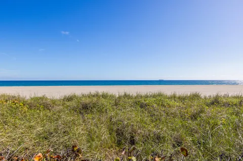 $1,895,000 | 2275 South Ocean Boulevard, Unit 307A, Palm Beach, FL 33480