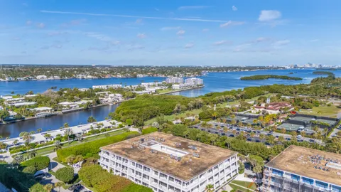 $1,895,000 | 2275 South Ocean Boulevard, Unit 307A, Palm Beach, FL 33480