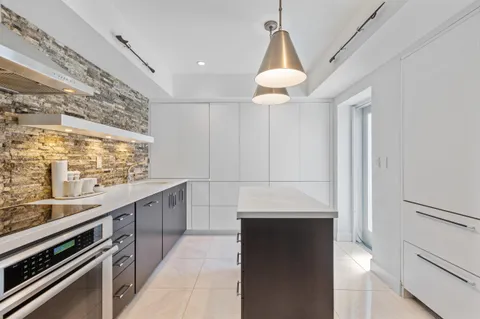 $1,895,000 | 2275 South Ocean Boulevard, Unit 307A, Palm Beach, FL 33480