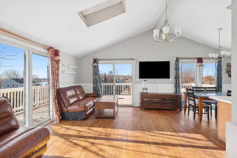 $1,650,000 | 19 South South Edison Street, Montauk, NY 11954