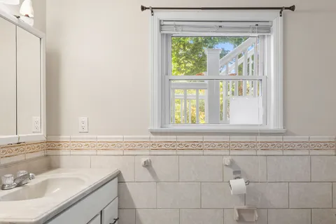 $1,650,000 | 19 South South Edison Street, Montauk, NY 11954