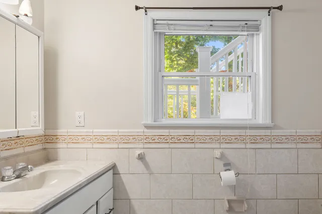 $1,650,000 | 19 South South Edison Street, Montauk, NY 11954