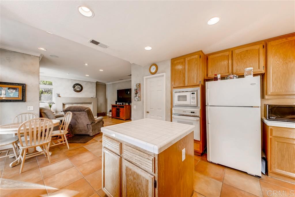 5245 Angelina Road Oceanside, CA 92056 - Photo 14 of 25