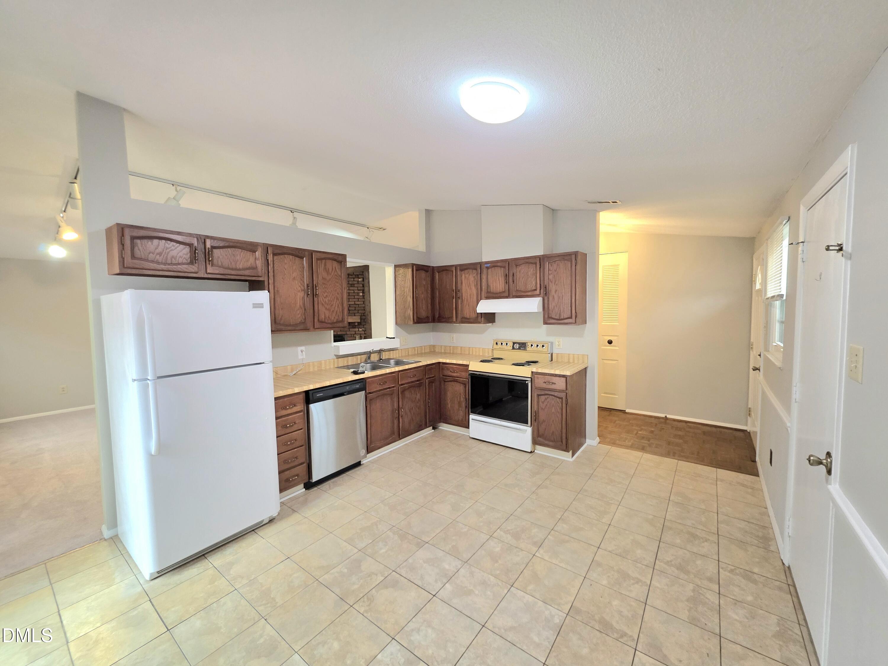 5708 Allwood Drive Raleigh, NC 27606 - Photo 5 of 77 20260206_150218