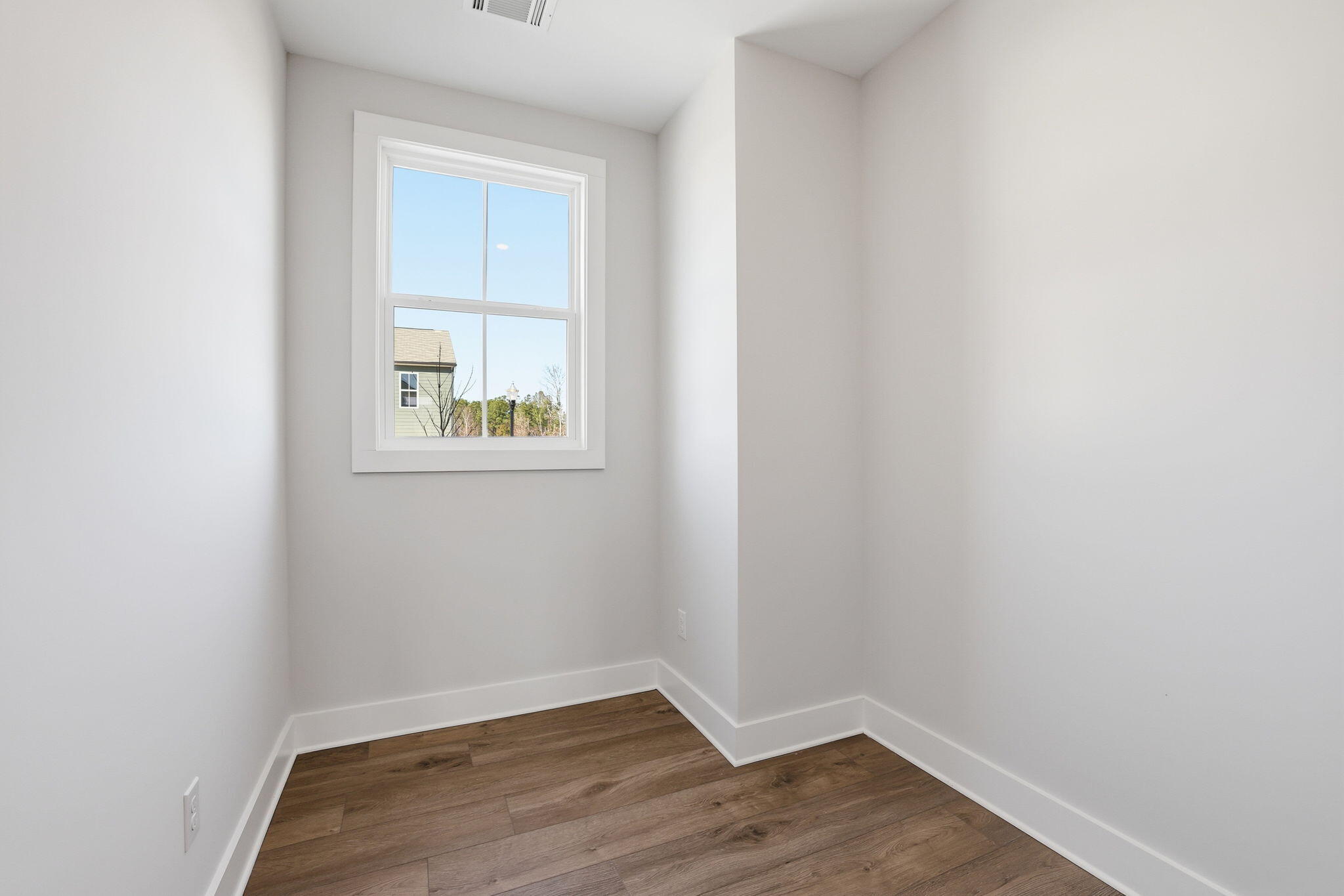 7629 Mistflower Circle Chattanooga, TN 37421 - Photo 13 of 34 16-web-or-mls-7555-goodwin-rd