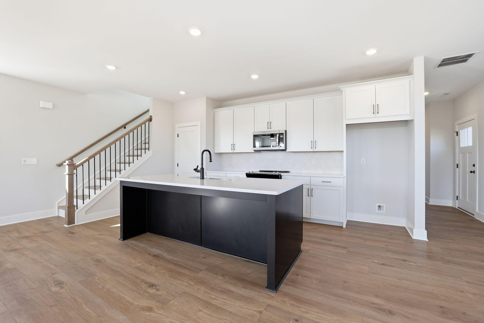 7629 Mistflower Circle Chattanooga, TN 37421 - Photo 6 of 34 8-web-or-mls-7555-goodwin-rd